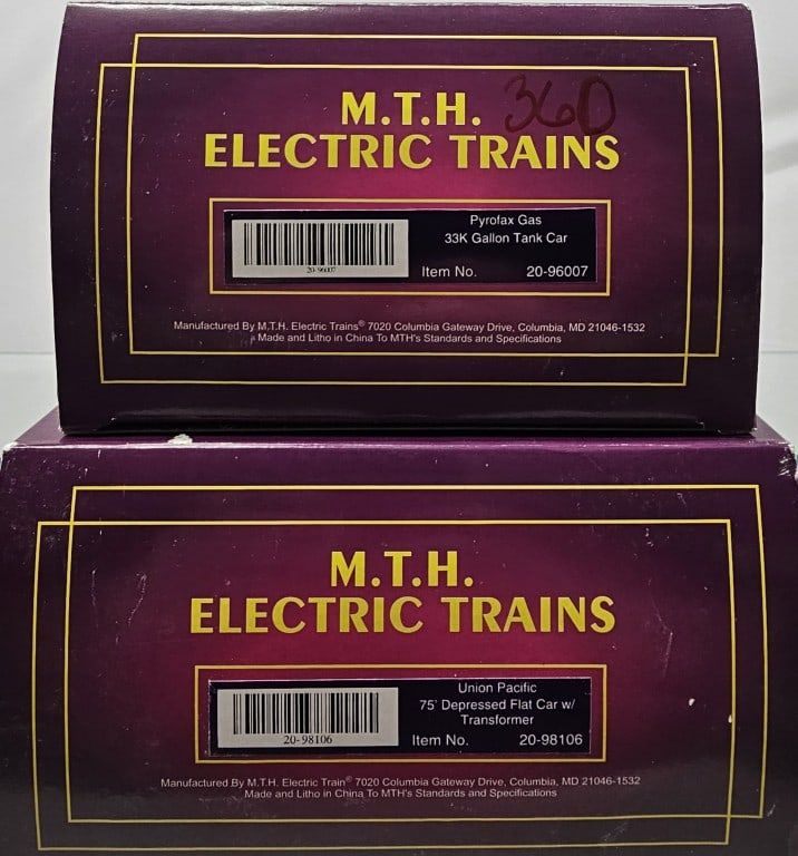 Lot 233: MTH Pyrofax Gas Tank Car & UP 75' Depressed F/Car