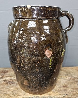 Upstate South Carolina 3 Gallon Churn. Has a few insignificant glaze flakes and a glaze chip 