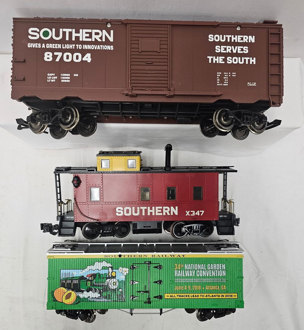 Lot 151: G-Scale Southern Rail Road Boxcar & Caboose Lot