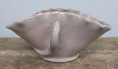 WJ "Bill" Gordy Pink Ruffled Basket in collector grade condition, no damage. Signed GA Art 