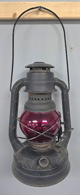 Dietz Southern Pacific Red Caboose Lantern, Globe is Marked SP. In original G - VG condition.