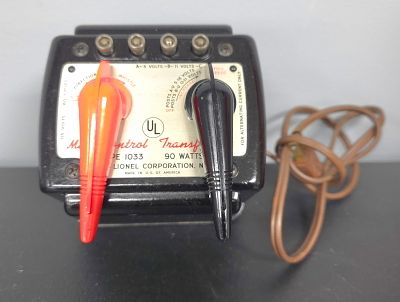 Lionel Post War #1033 Transformer tested and fully operational.