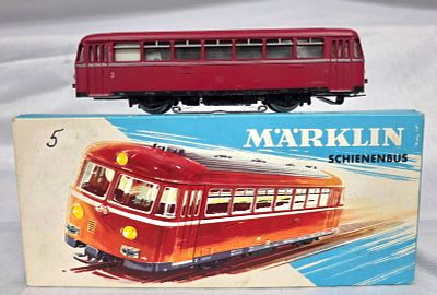 Marklin 3016 HO Scale Schienenbus (Rail Bus) W/Box and is tested in working order.