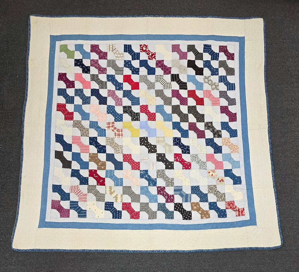 Lot 41K: Bowtie Pattern Quilt