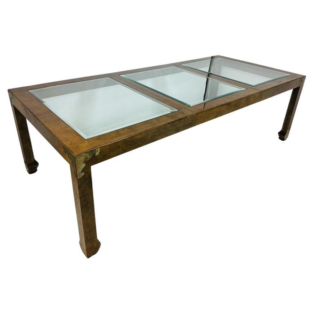 Chinoiserie Extendable Dining Table in Solid Mahogany With Ming Legs & Burlwood Veneer. Vintage 