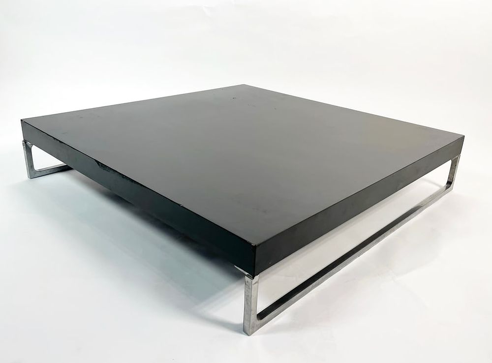 Solo Coffee Table by Antonio Citterio for B&B Italia. No longer in production, the B&amp;B 