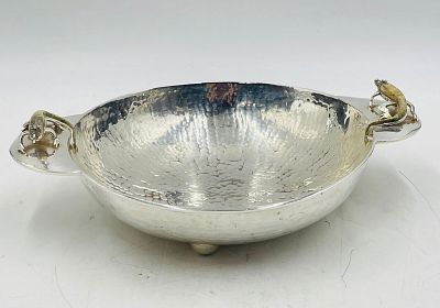 Wolmar Silversmiths for Los Castillo Silver Bowl with Stone Inlay Iguanas, Mexico 1960's. An