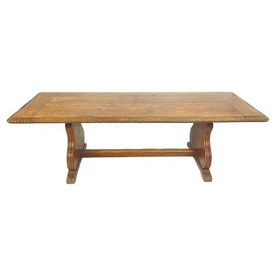 Large Mission Style Dining Table in Solid Wood. Stunning dining table made in solid wood with 