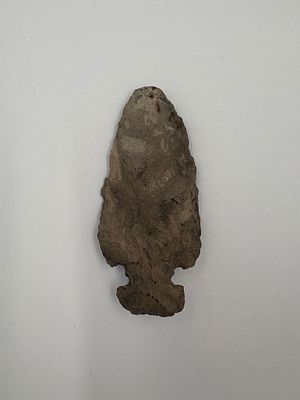 Rare E-notched Thebes - 3in. E-notched Thebes-style projectile point measuring 3 inches. 