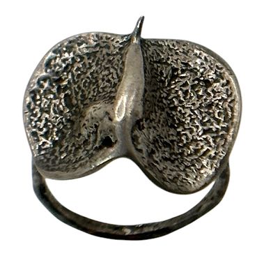 טבעת כסף . מידה אמריקאית : 6 1/2 
משקל : 4.24 גרם