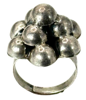 טבעת כסף . מידה אמריקאית : 10 
משקל : 6.85 גרם