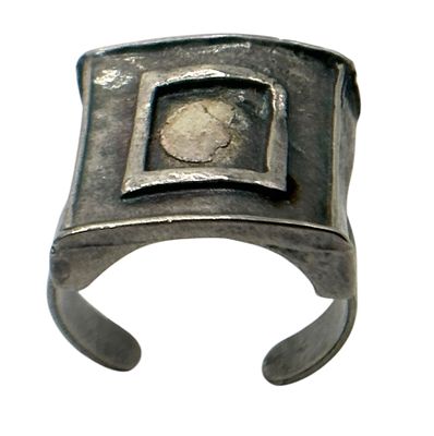 טבעת כסף . מידה אמריקאית : 11 1/2 
משקל : 10.47 גרם