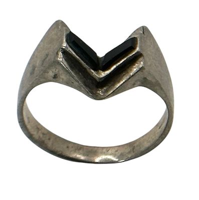 טבעת כסף . מידה אמריקאית : 9 
משקל : 4.71 גרם