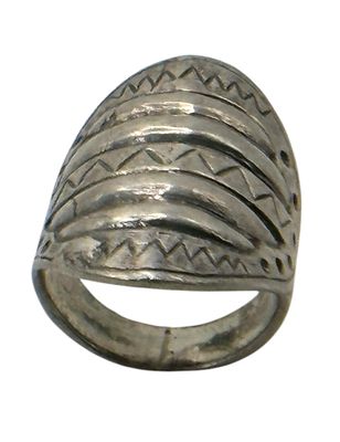 טבעת כסף . מידה אמריקאית : 5 
משקל : 7.21 גרם