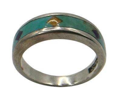 טבעת כסף . מידה אמריקאית : 8 
משקל : 5.5 גרם