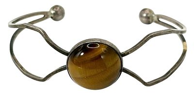 צמיד כסף משובץ אבן חן. משקל : 11.38 גרם 
מידה (שסגור) : 6.5 ס"מ