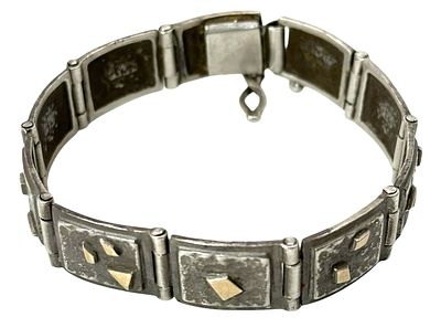 צמיד כסף . משקל : 25.24 גרם 
מידה (שסגור) : 6 ס"מ