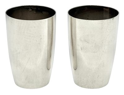 Gayer & Krauss - זוג כוסות כסף סטרלינג 925 גרמניות בעיצוב מודרניסטי. אמצע המאה ה20. גובה: 11 