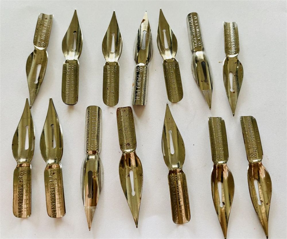 Lot 192: Esterbrook Radio Pen 888 nibs