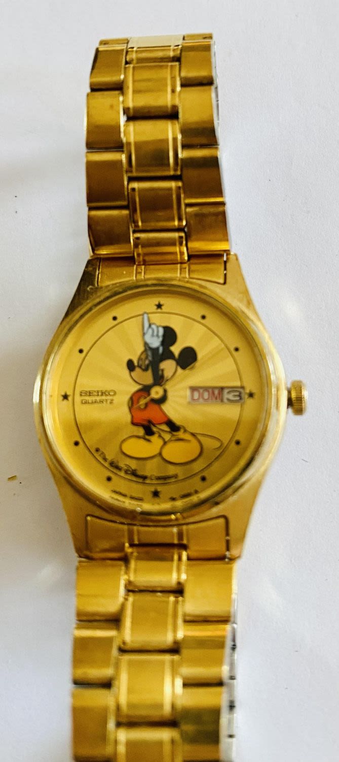 Lot 224: Disney Minnie Mouse Seiko watch/ retired
