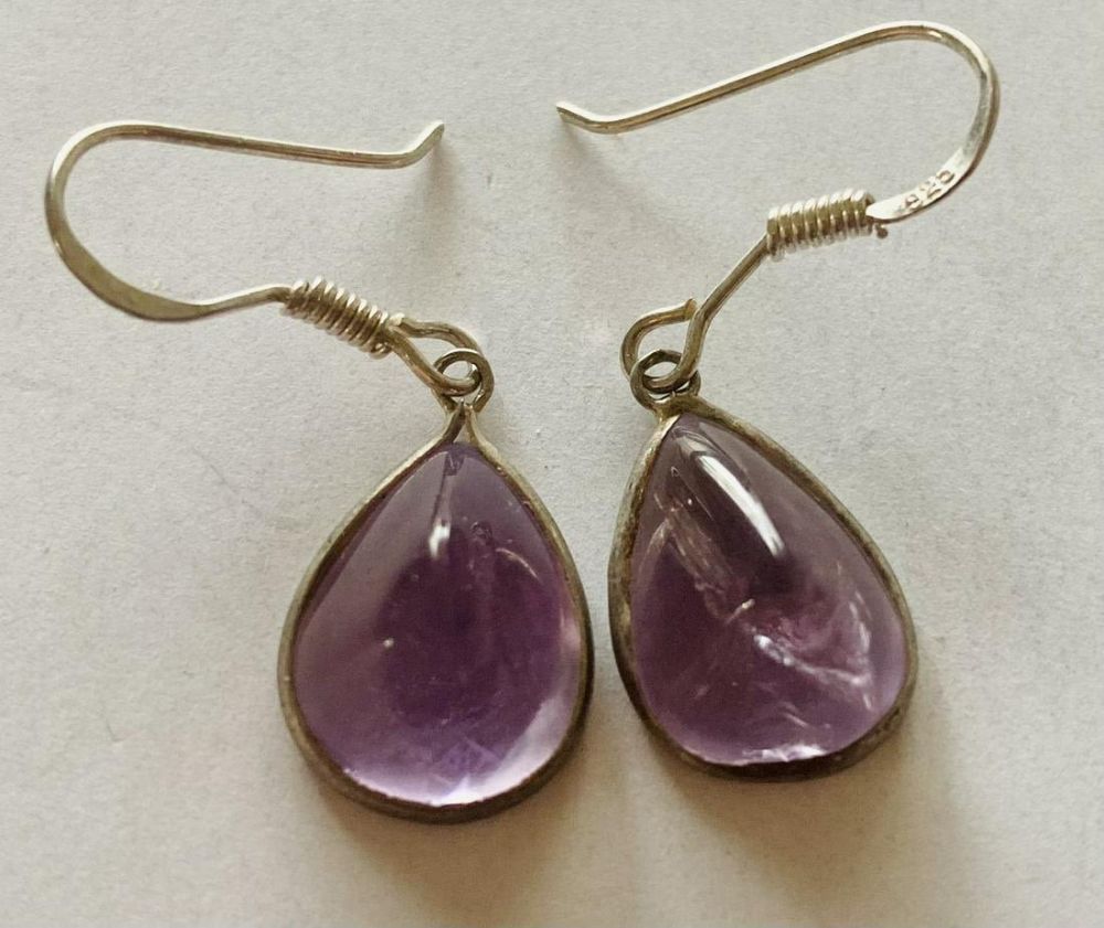Lot 372: Amethyst earrings French wires