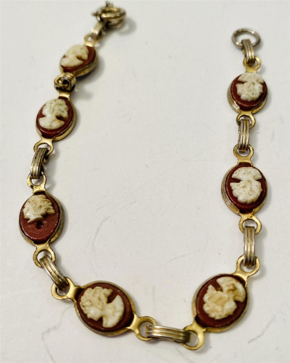 Lot 360: Cameo vintage bracelet