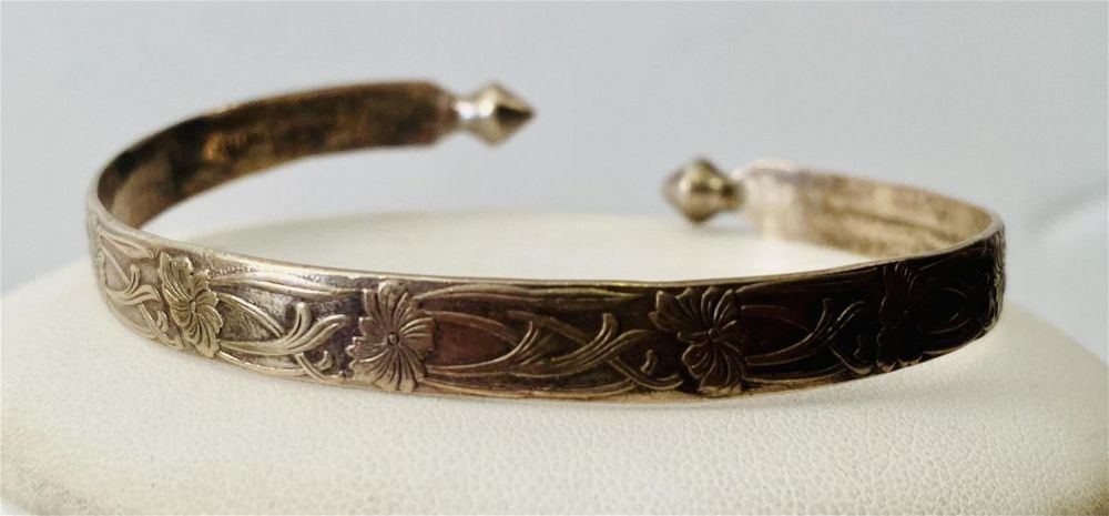 Lot 456: Sterling vintage cuff  bracelet floral