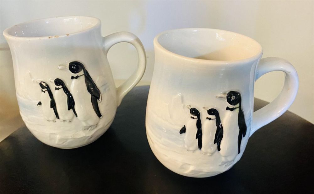 Lot 489: Penguin cups ceramic/2
