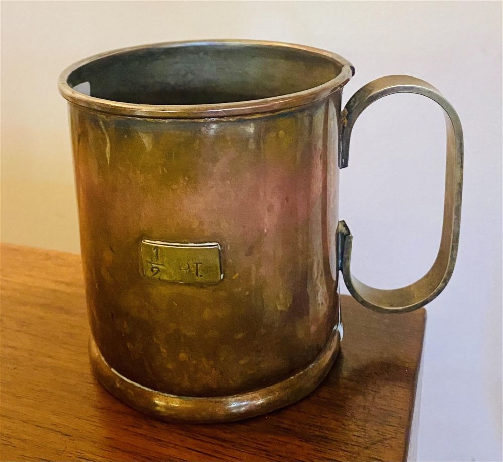 Lot 490: Copper old 1/2 pint measure