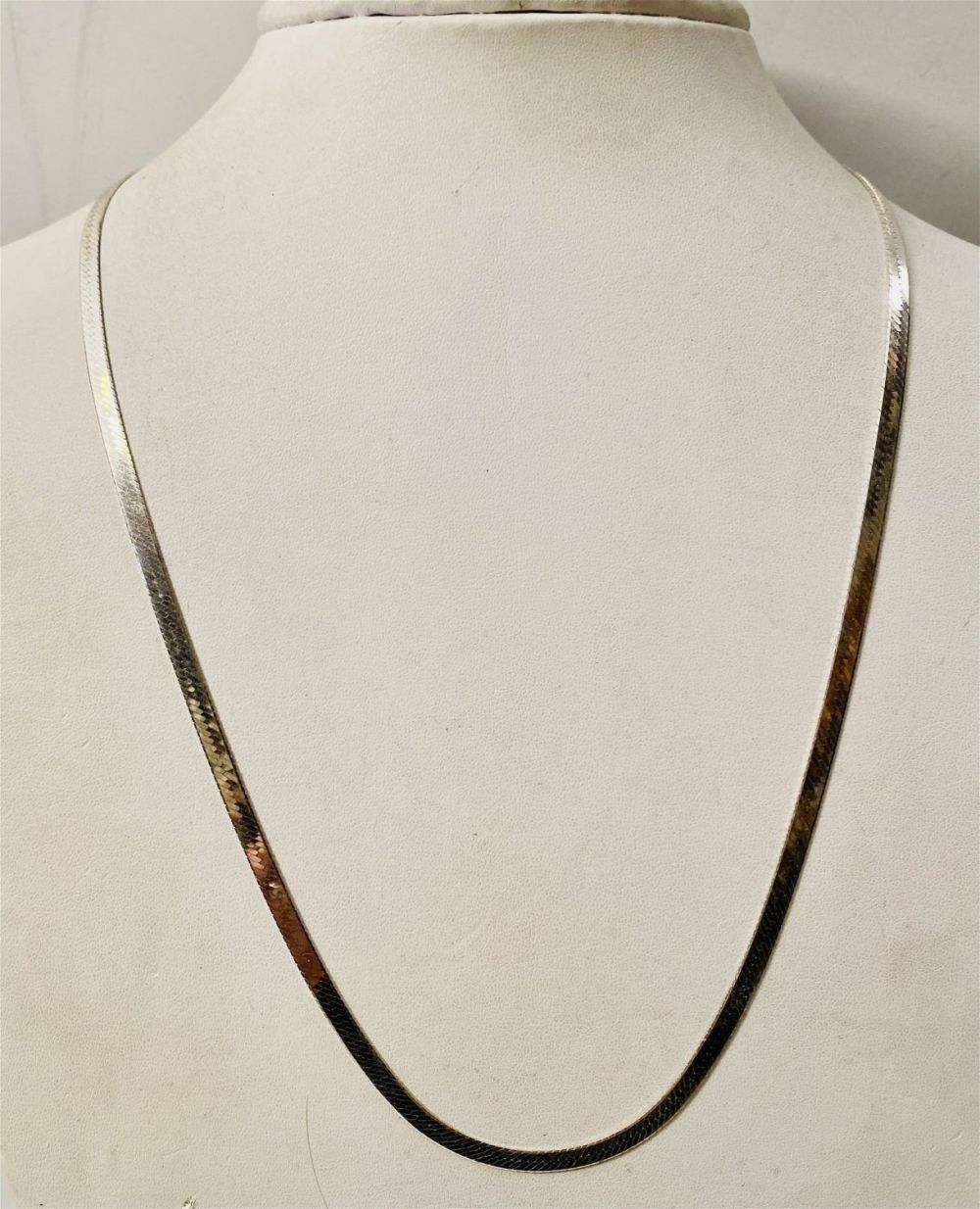 Lot 157: Sterling herringbone chain Italy