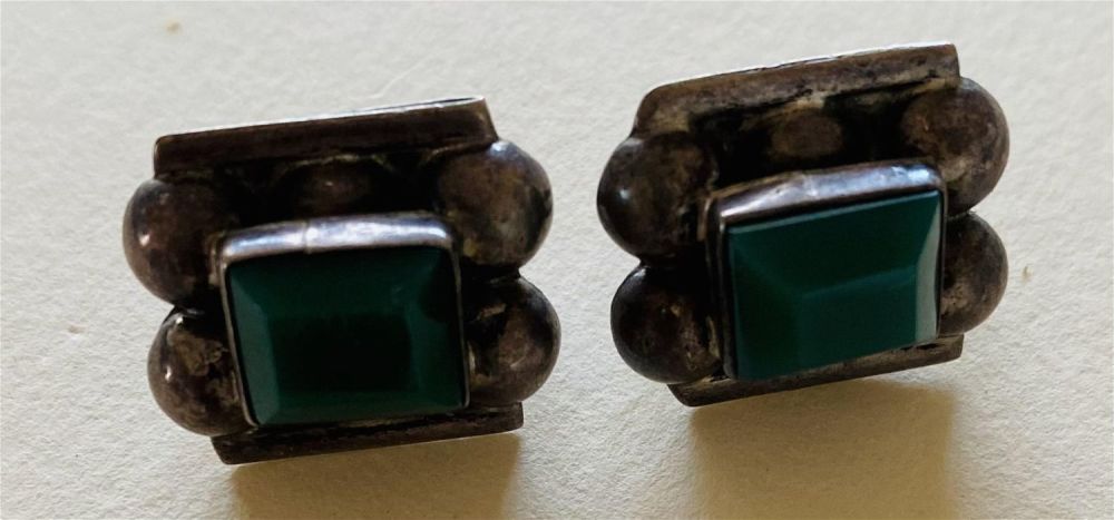 Lot 215: Sterling vintage earrings crysoprase gemstone