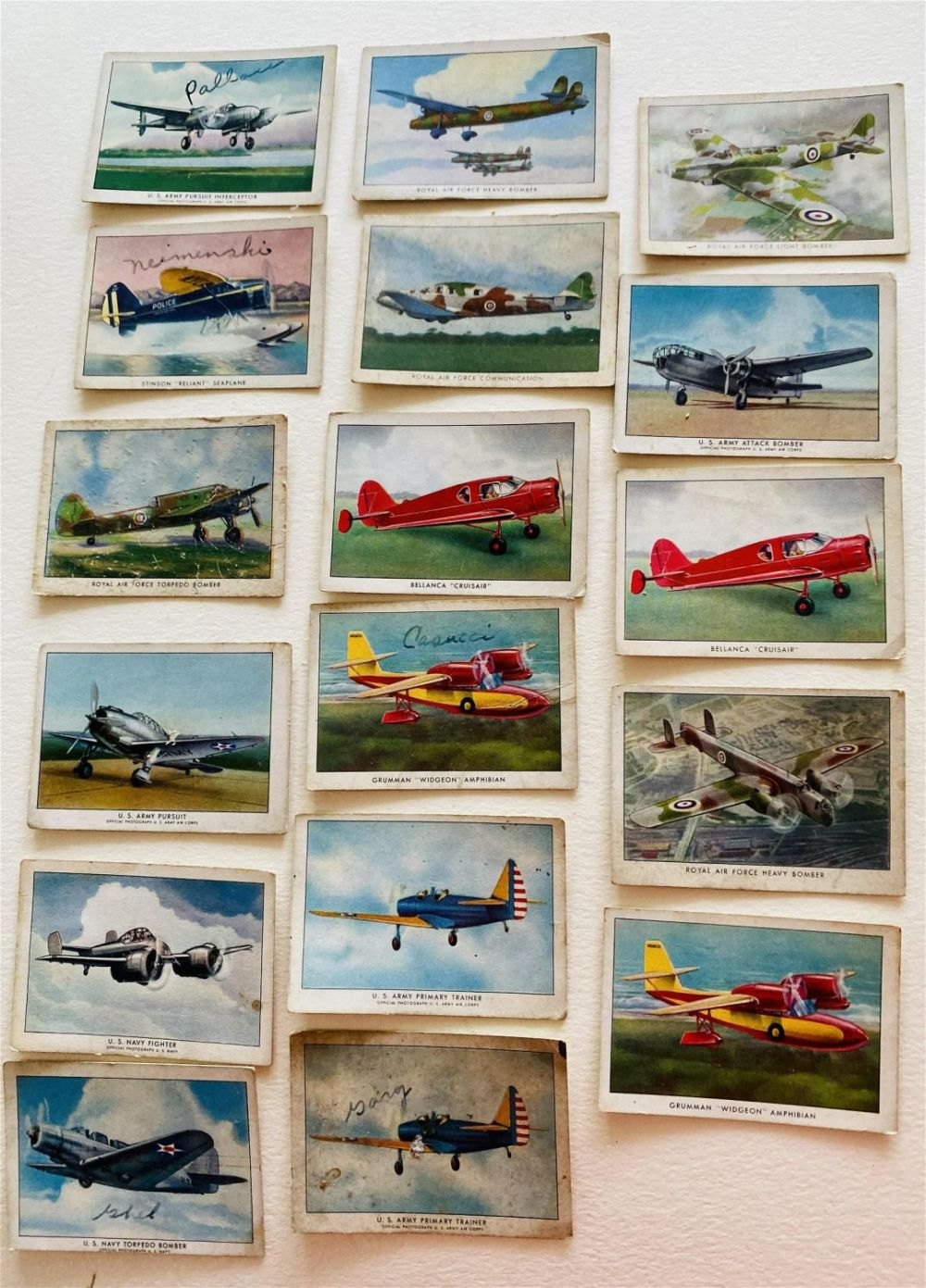Lot 231: Wings cigarette cards/airplanes