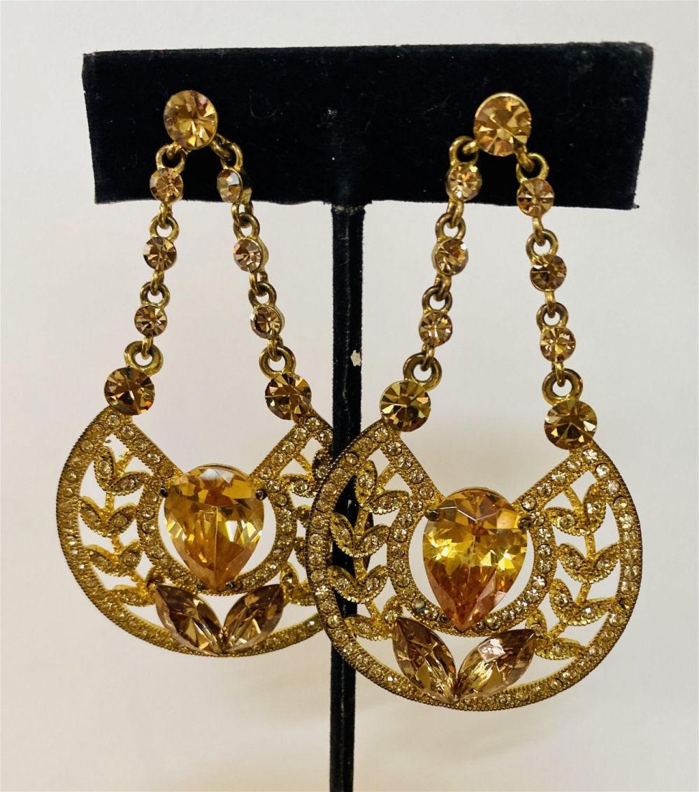 Lot 236: Fancy costume vintage earrings
