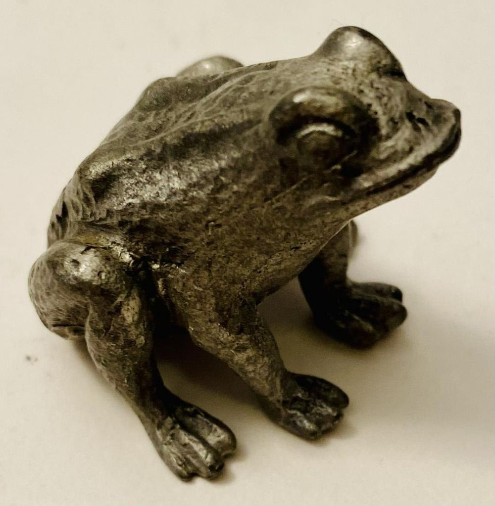 Lot 335: Frog pewter seated marked Mexico