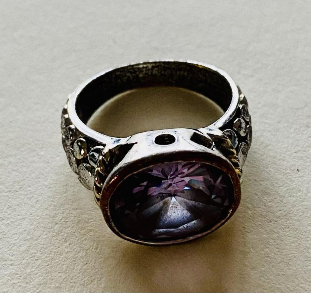 Lot 371: Sterling ring purple stone