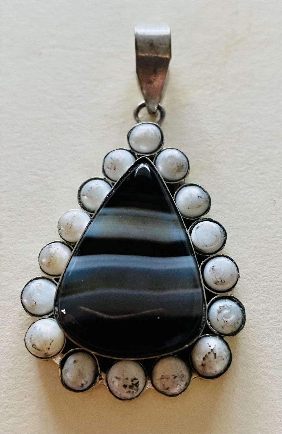 Lot 414: Agate pearl sterling pendant