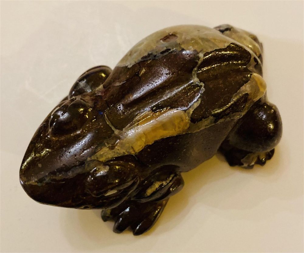 Lot 427: Opal frog carved life size