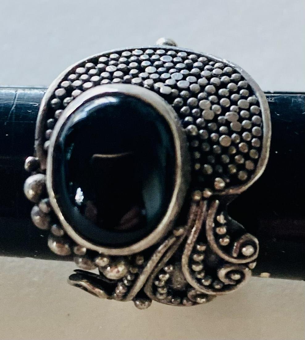 Lot 443: Sterling onyx fancy ring vintage