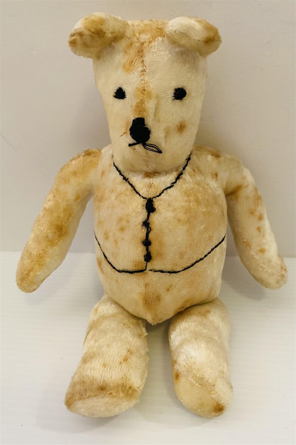 Lot 156: Vintage teddy bear 9 inches
