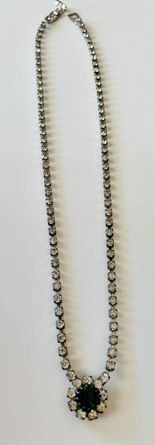 Lot 185: Rhinestone old necklace/pendant