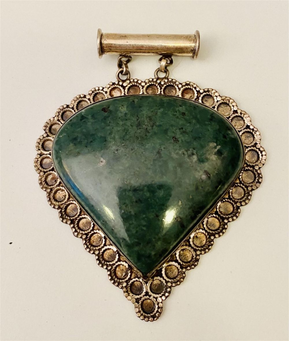Lot 204: Sterling green quartz pendant