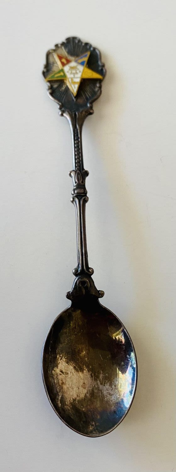 Lot 205: Sterling hallmarked Daughter of Eastern Star spoon