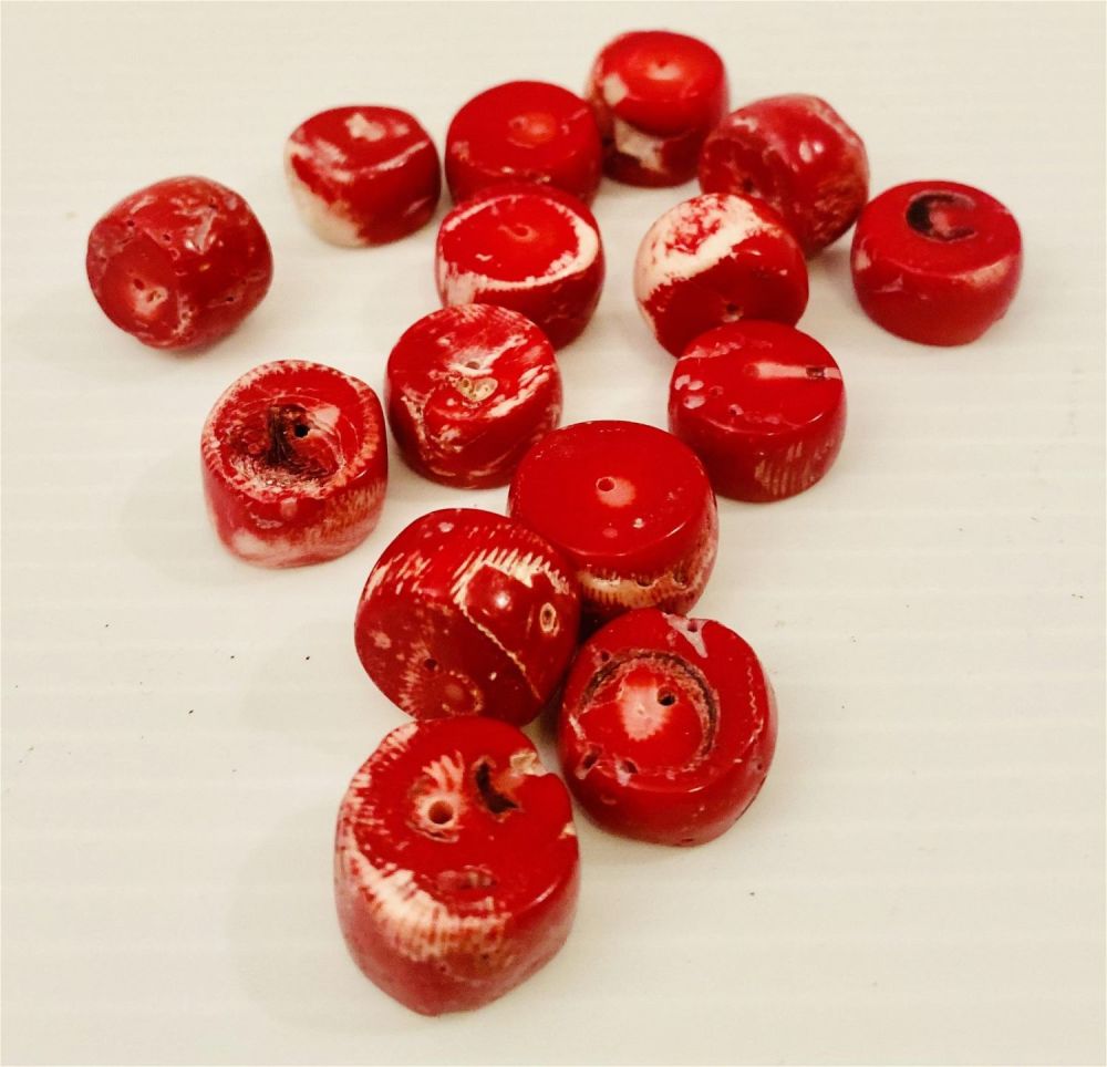 Lot 236: Coral beads round dark red