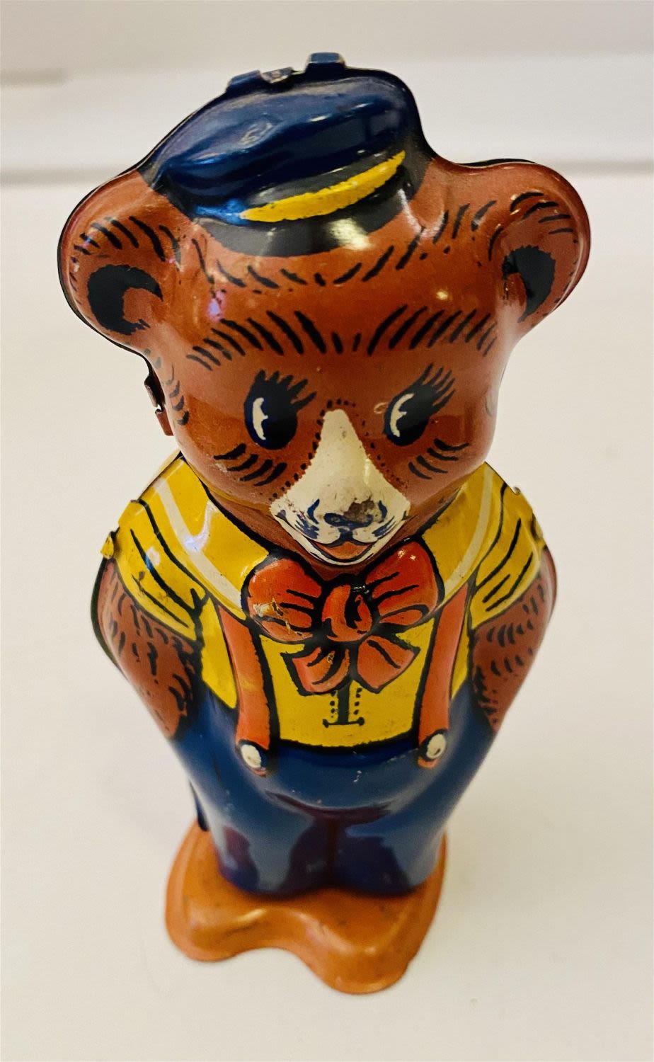 Lot 318: Chein teddy bear toy wind up
