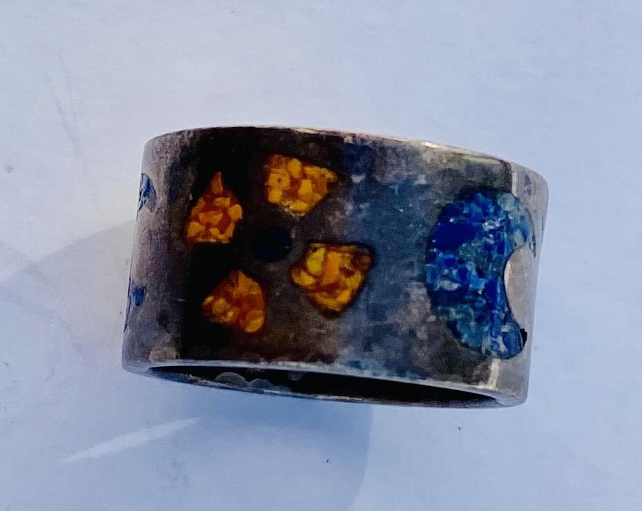 Lot 161: Inlaid sterlilng vintage band