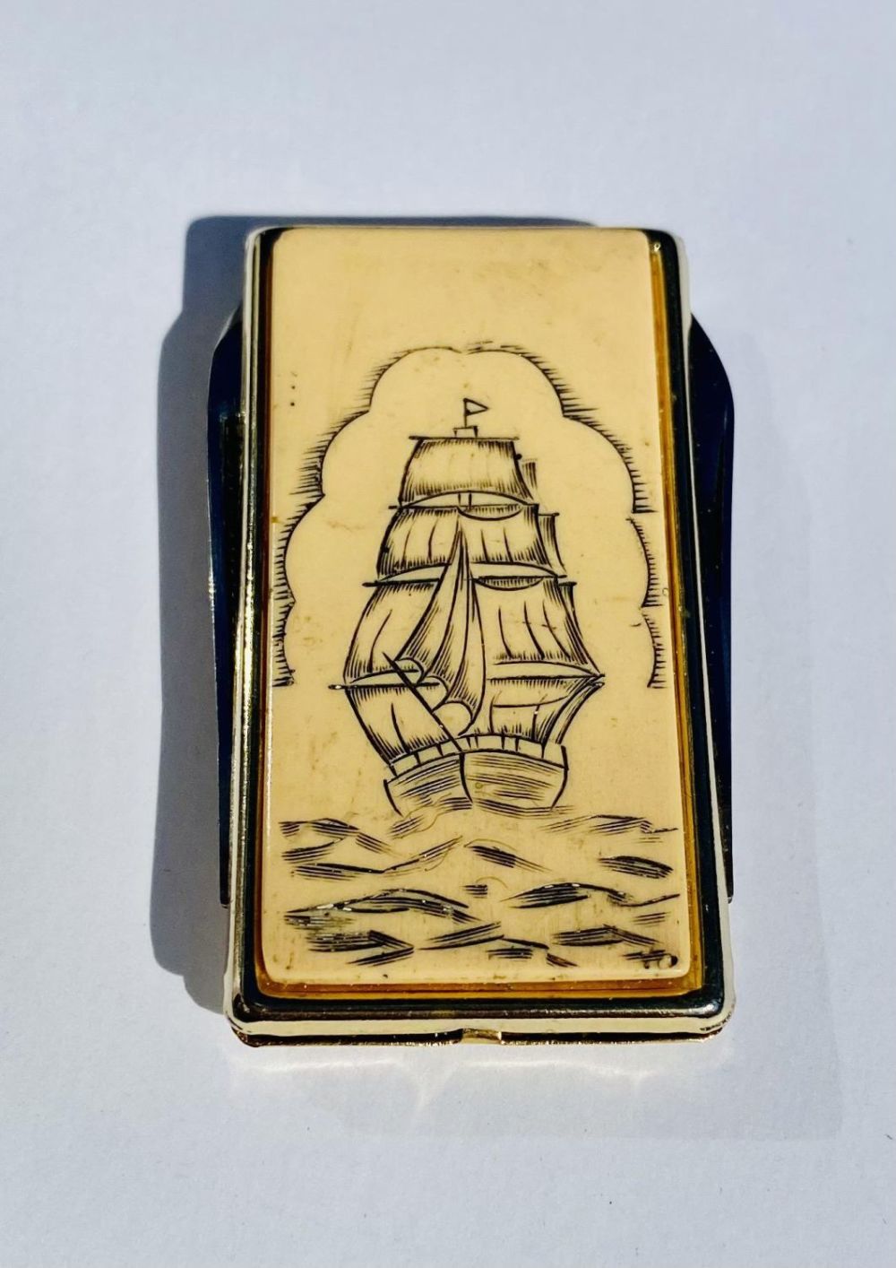 Lot 171: Scrimshaw pocket knife 2 blade
