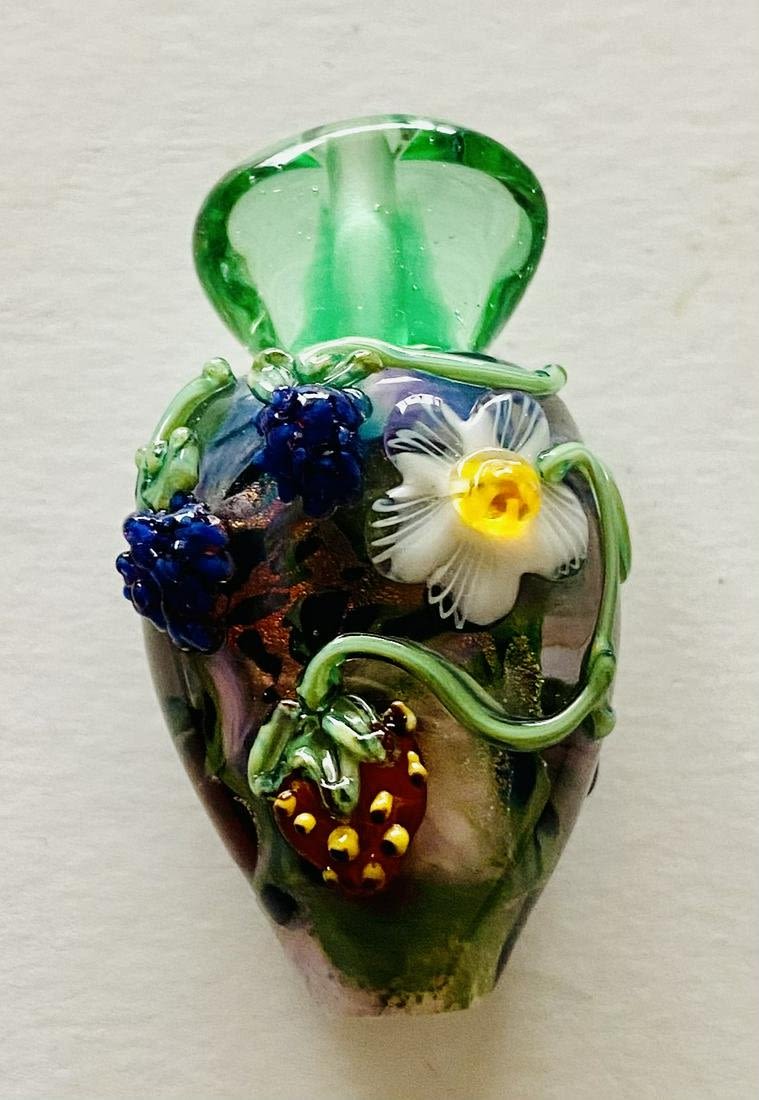 Lot 259: Leah Fairbanks custom blown glass bead
