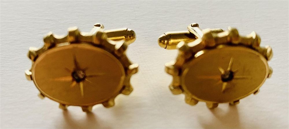 Lot 286: Cufflinks vintage oval gold tone
