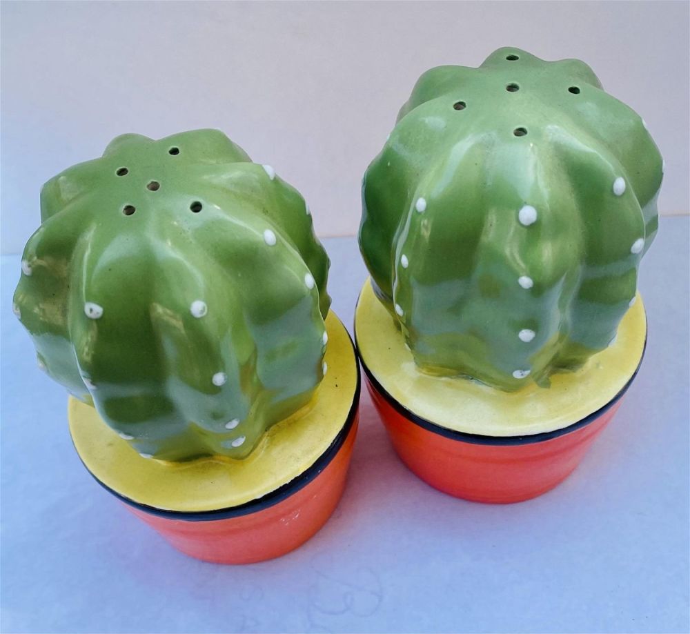 Lot 313: Cactus vintage salt and pepper