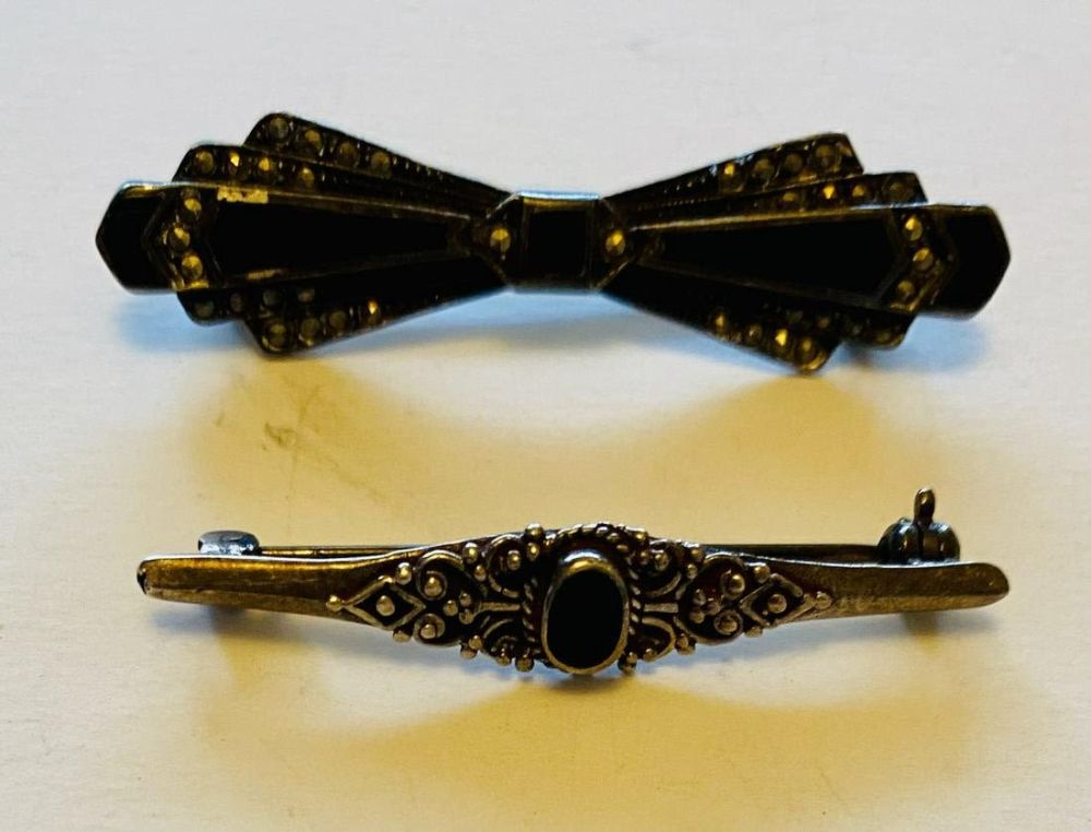 Lot 321: Sterling marcasite bar pins/2